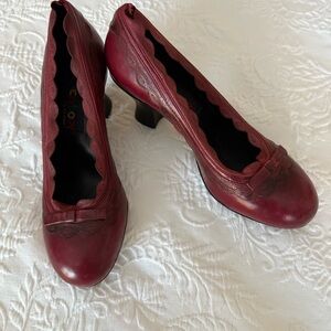 Burgundy Scalloped Pump Heels EU 36.5 US 6